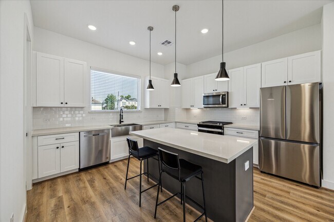 Building Photo - 4854 Brinkman St