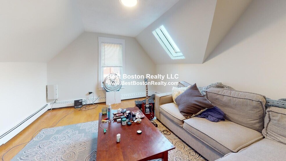 Building Photo - 389 Highland Ave