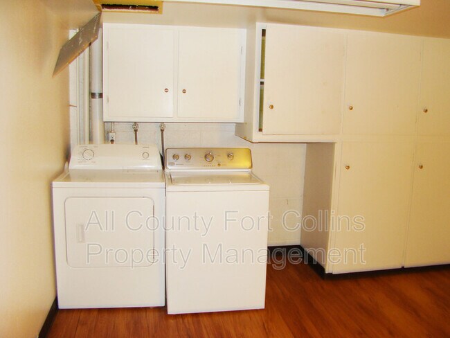 Building Photo - 1812 Broadview Pl