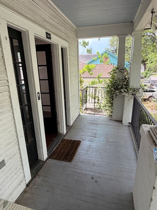 Building Photo - 1233-1237 Poland Avenue