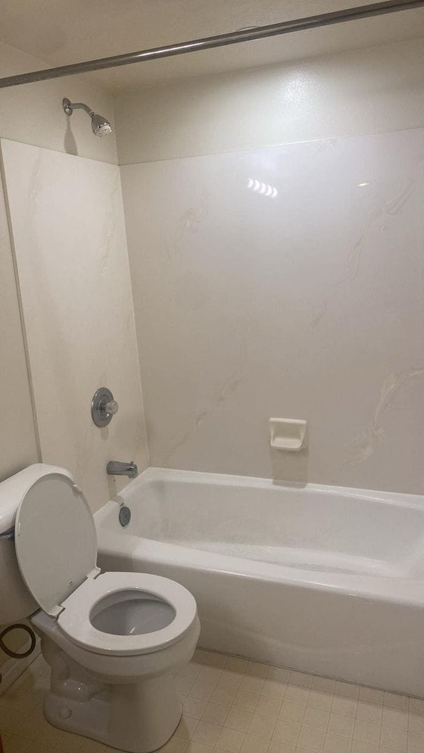 Building Photo - One Bedroom near Utah Valley Hospital, Provo Recreation Center, and BYU!