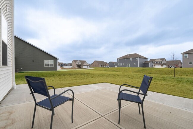 Building Photo - 2396 Pinehurst Dr