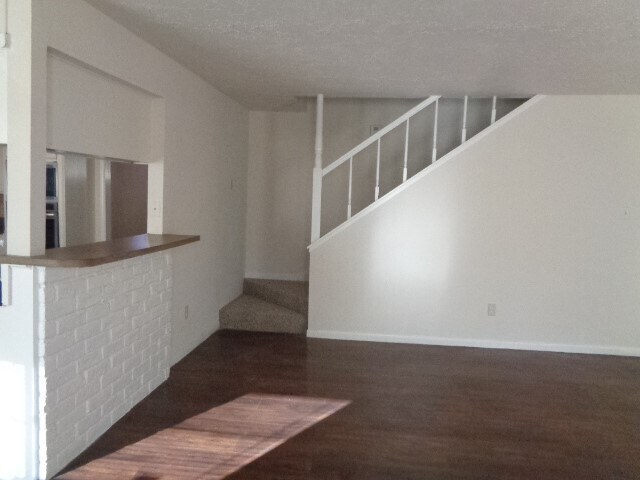 Building Photo - 15835 Cardono Ln