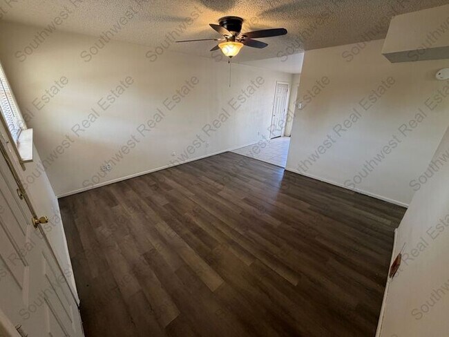 Building Photo - 3 bedroom 1 bath 1 car garage
