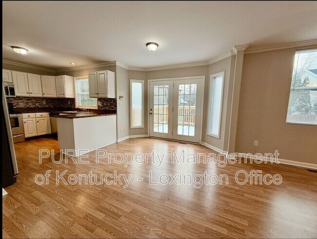 Building Photo - 552 Forest Hill Dr