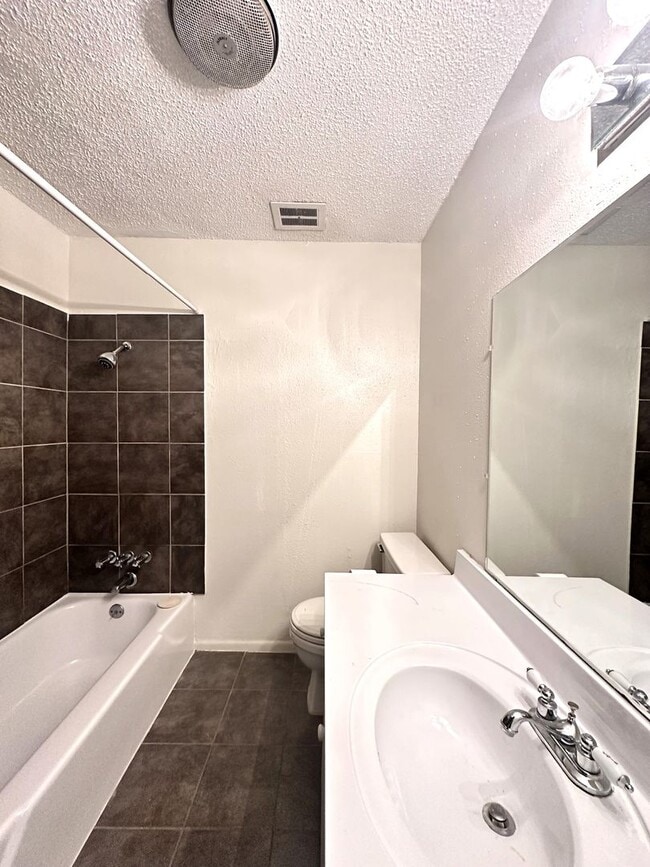 Building Photo - Starwest Condos #104