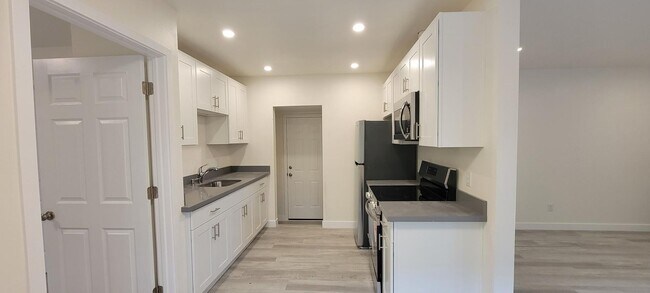 Building Photo - 1 Bedroom 1 Bath Cottage