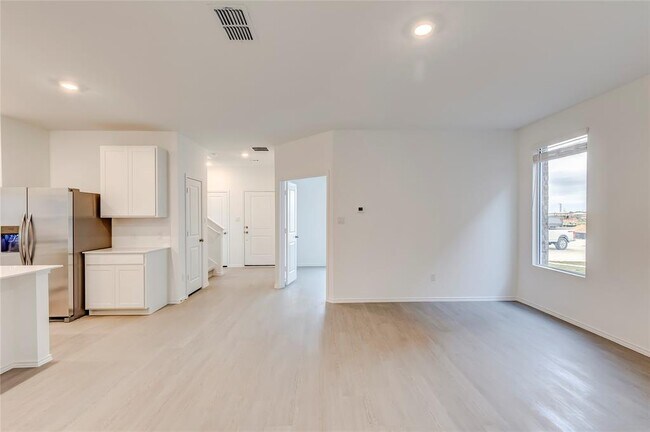 Building Photo - 18010 Cedar Waxwing Wy