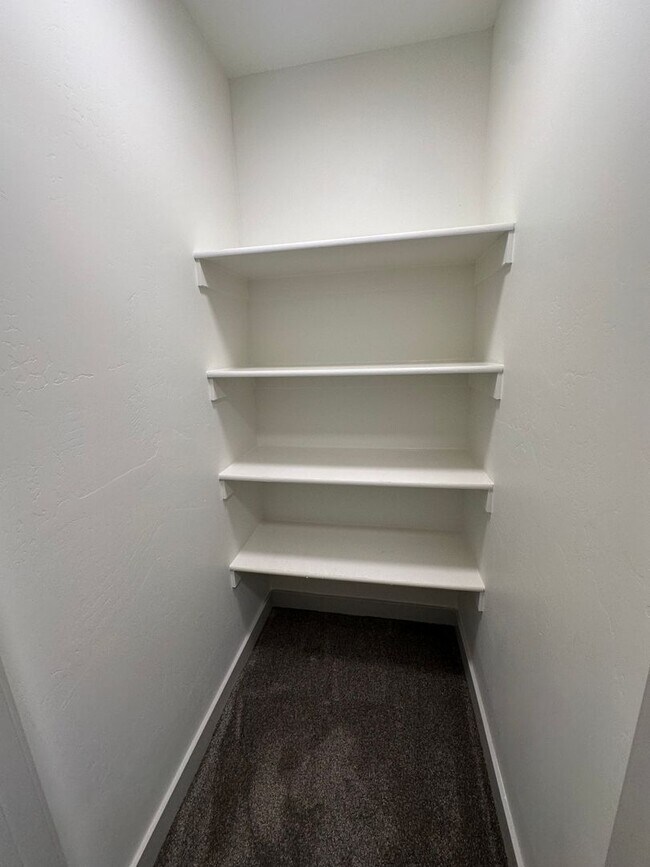 Building Photo - GORGEOUS Bountiful Home!!!