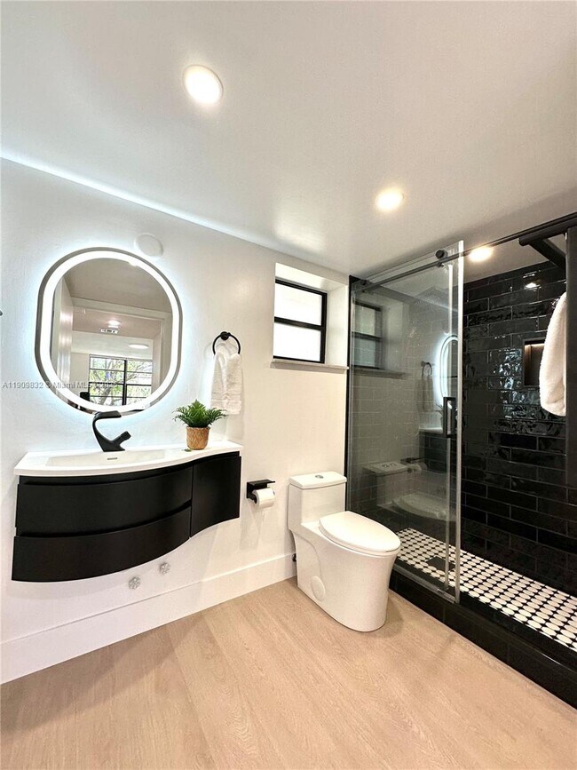 Building Photo - 13020 SW 92nd Ave