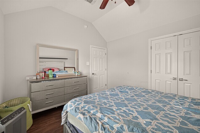 Building Photo - 6514 Kings Summit Dr