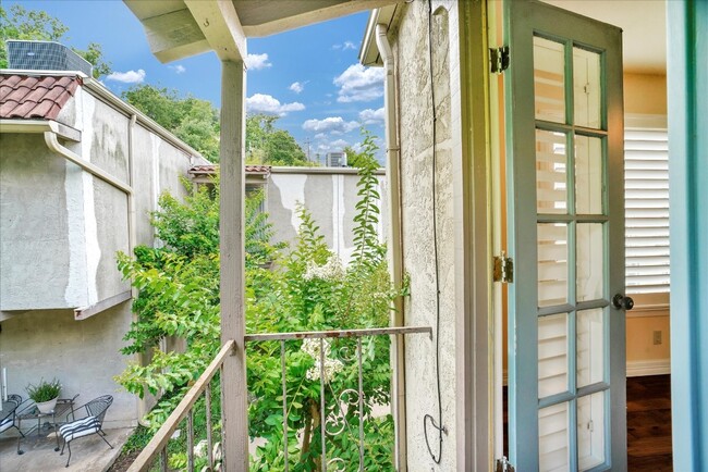 Building Photo - 3611 Las Colinas Dr