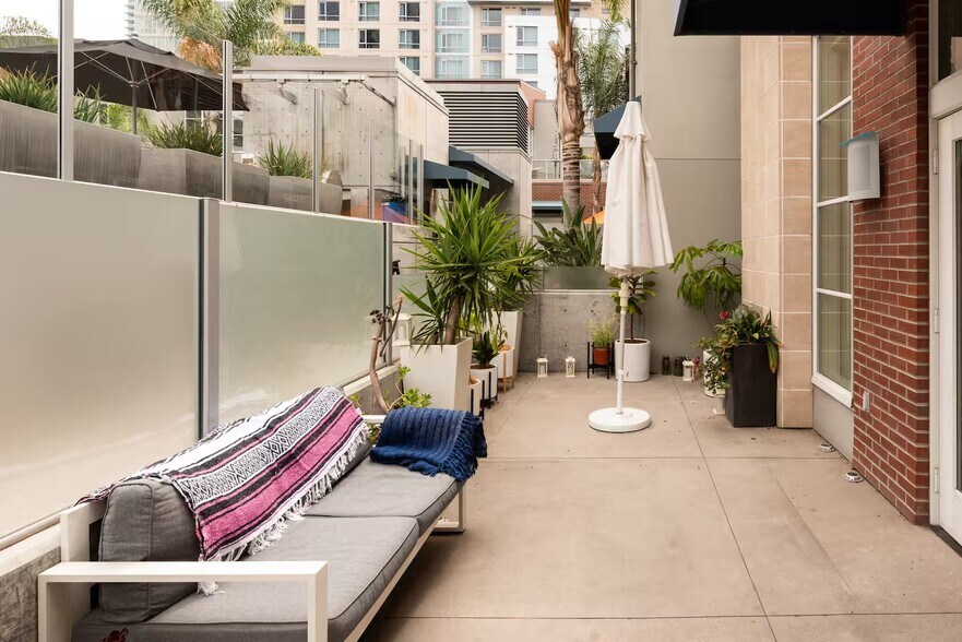 Building Photo - 800 The Mark Ln