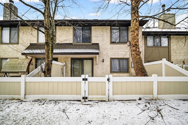 Building Photo - 70 Hampshire Dr