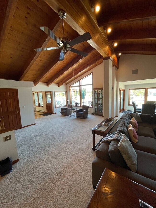 Building Photo - Large fully furnished beautiful home w/ boat dock avail. for a longterm lease or seasonal lease! ...