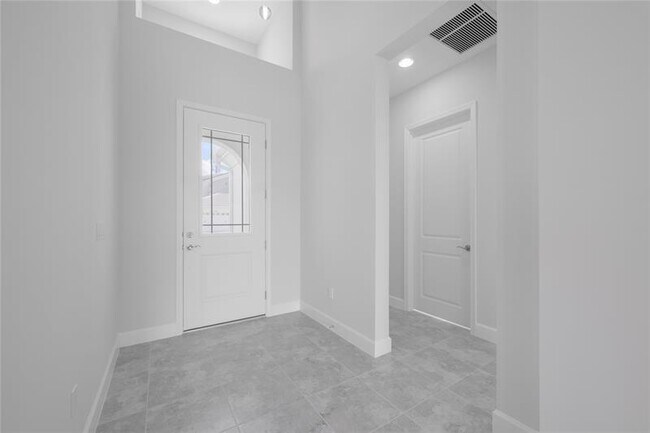 Building Photo - 14040 Spruce Pne Dr