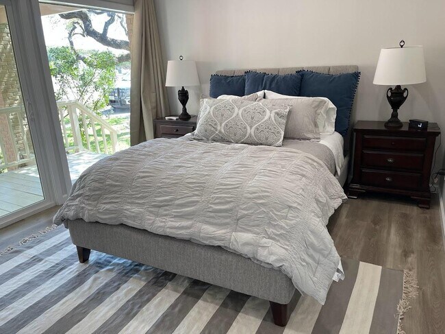 Building Photo - 539 Venture Blvd S