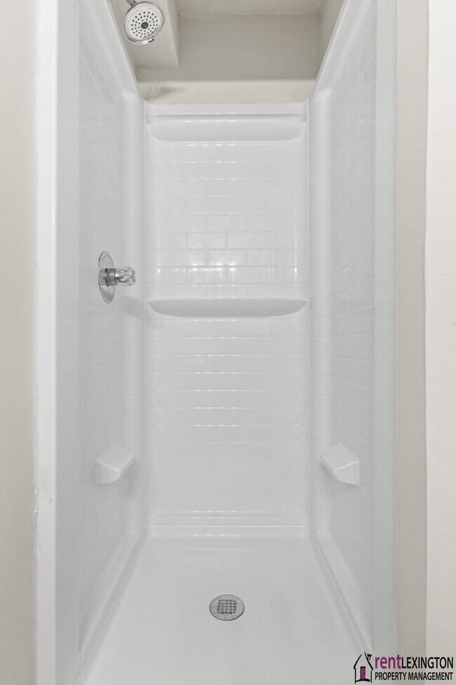 Building Photo - 208 Grayson Ct