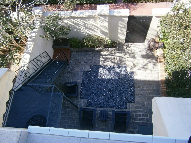 Building Photo - 107 W Taylor St