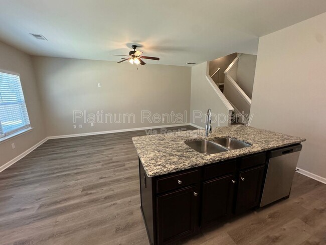 Building Photo - 3368 Pennington Dr