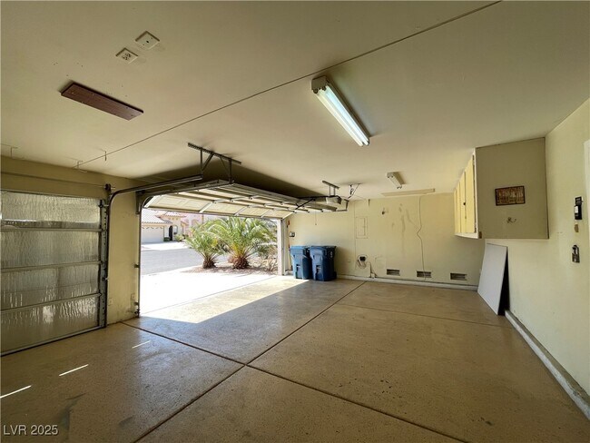 Building Photo - 4364 Mesa Hill Dr