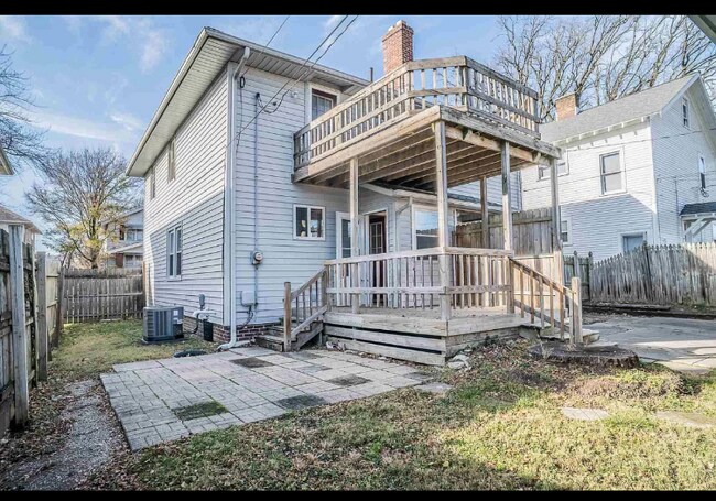 Building Photo - 3319 S Harrison St