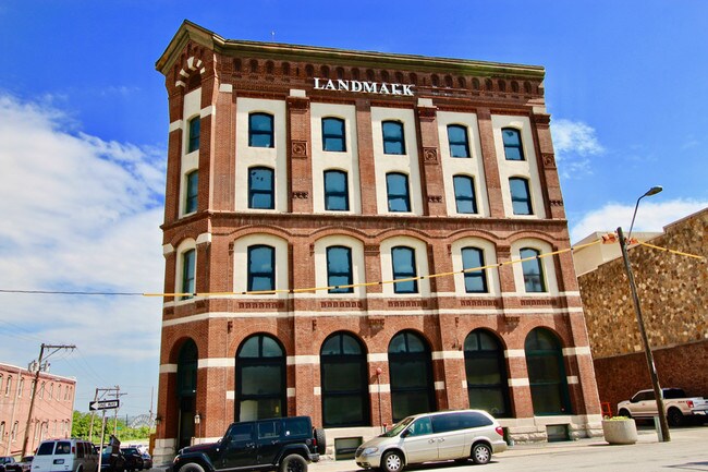 Building Photo - Landmark Lofts