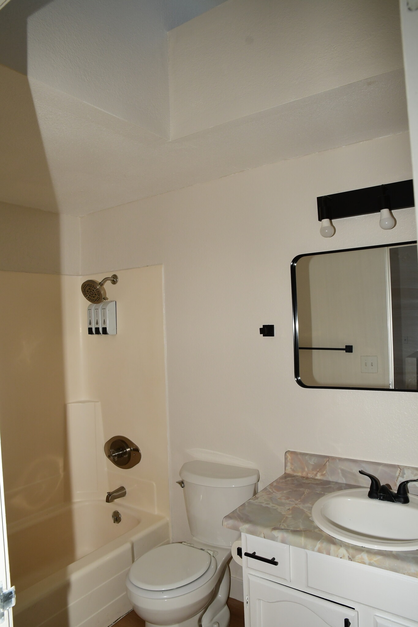 Building Photo - 5168 Greene Ln