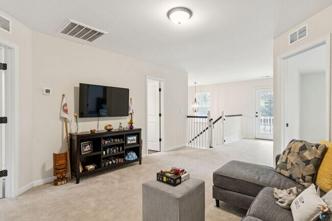 Building Photo - 4 Bedroom, 2.5 Bathroom Home in The Refuge at Ravenel - Ravenel