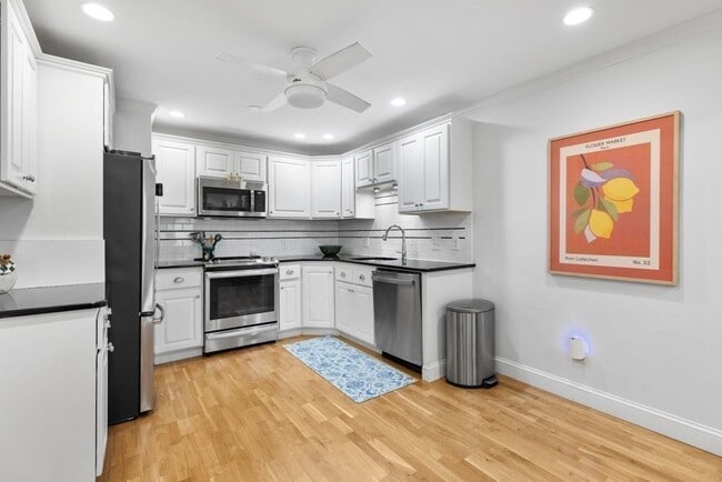 Building Photo - 84 Walpole St