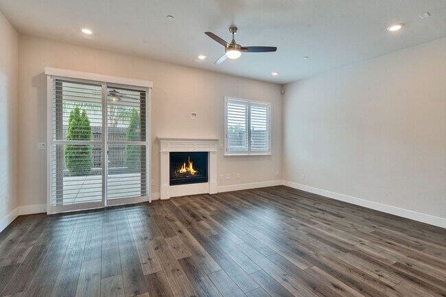 Building Photo - Beautiful Lincoln Home with Solar, 3-Car Garage & Trailer Parking!