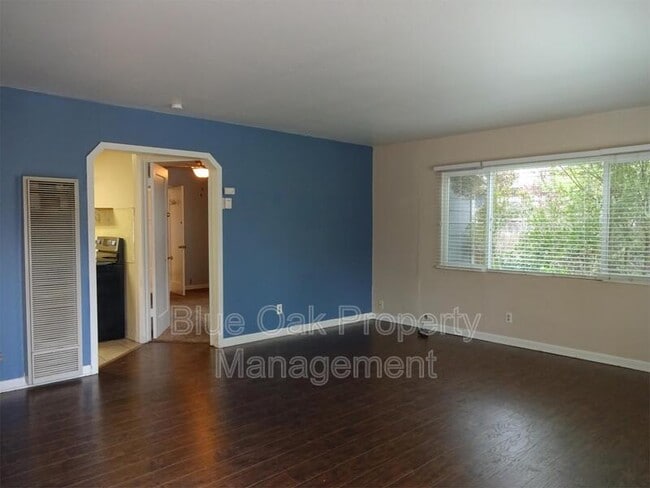 Building Photo - 1187 Warner St