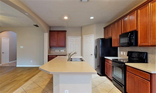 Building Photo - 23 Benedict Canyon Loop