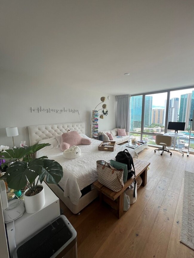 Building Photo - Central AC. Two Swimming Pools. Ocean view. (RRLLC)