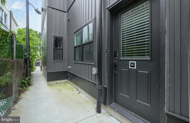 Building Photo - 5007 Pentridge St