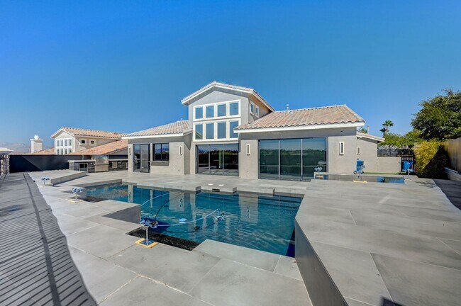 Building Photo - DREAMY 4BEDROOM HOME WITH POOL & BEAUTIFUL...