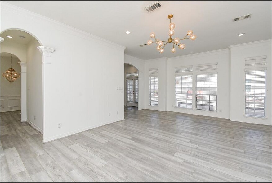 Building Photo - 5217 Blossom St