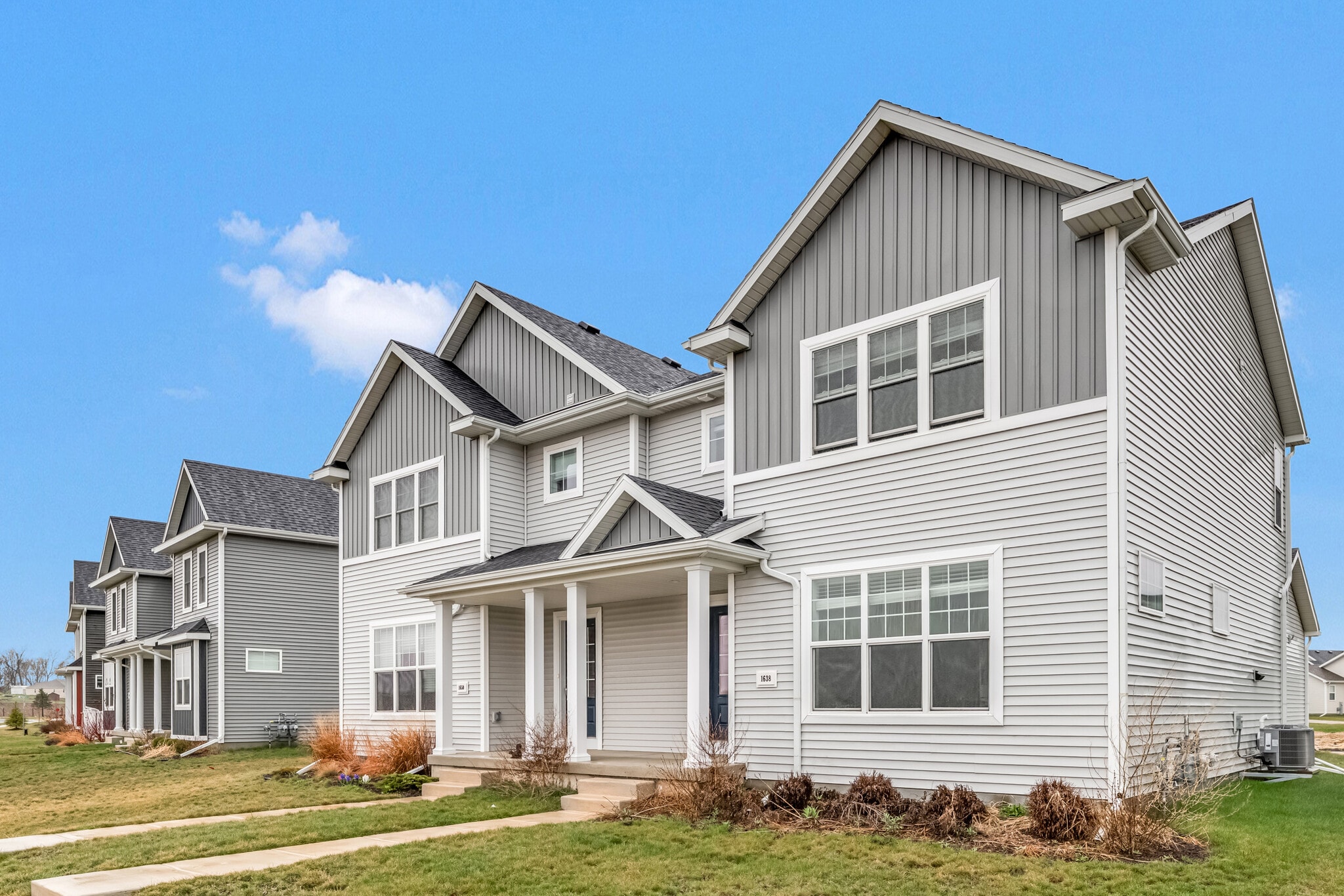 Building Photo - 1638 Happy Trails Rd