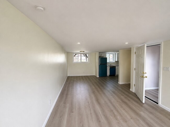 Building Photo - 153 Argus Dr