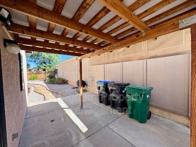 Building Photo - 27806 Hillpointe Dr