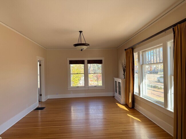 Building Photo - Nice single family home in the "OLD NORTH END"