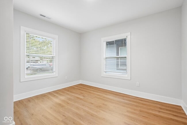 Building Photo - 3847 Hoyt Ave