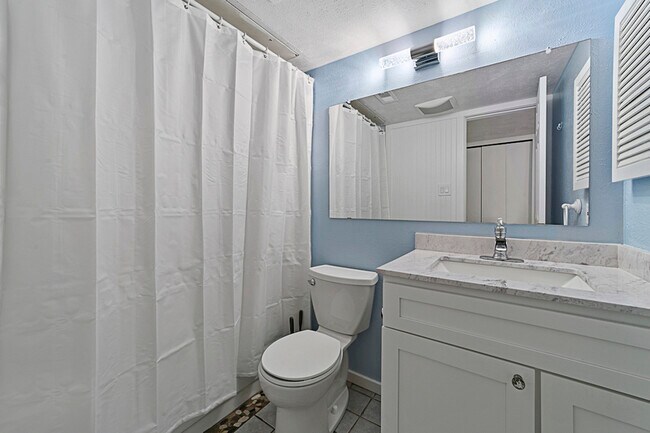 Building Photo - 3061 Owen Ln