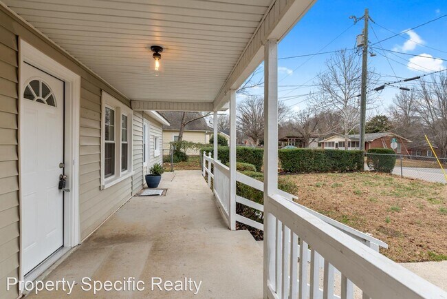 Building Photo - 4 br, 2 bath House - 724 E. Nelson Ave