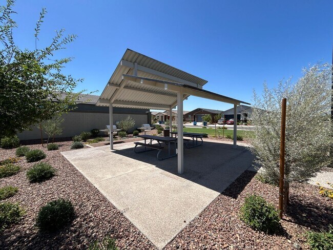 Building Photo - 17449 W Eva St