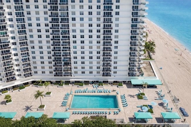Building Photo - 3725 S Ocean Dr