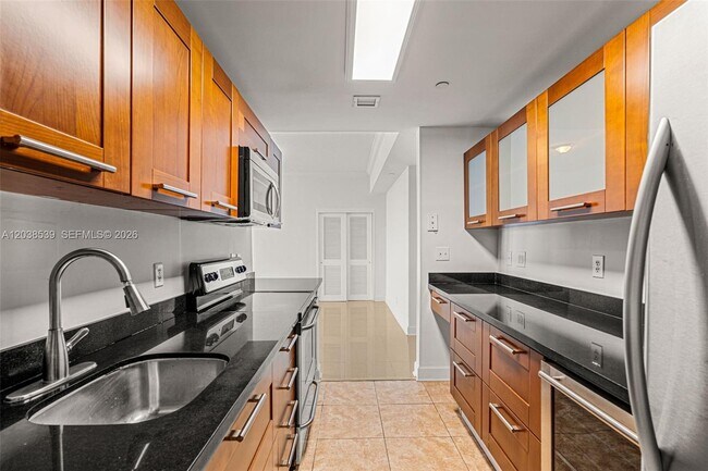 Building Photo - 401 69th St