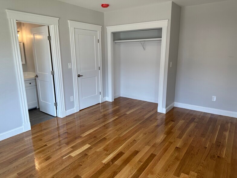 Building Photo - 35 Trapelo Rd