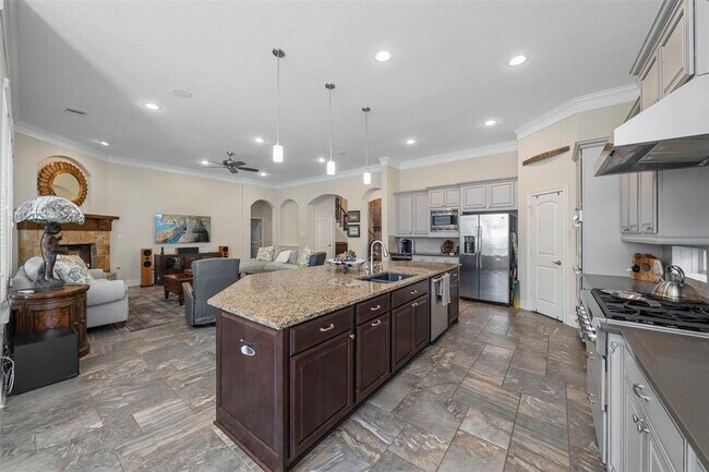 Building Photo - 1923 Graystone Hills Dr