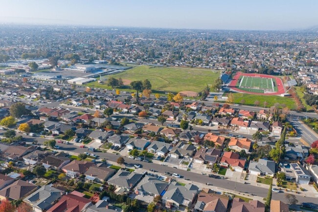 Building Photo - 3276 Andora Dr